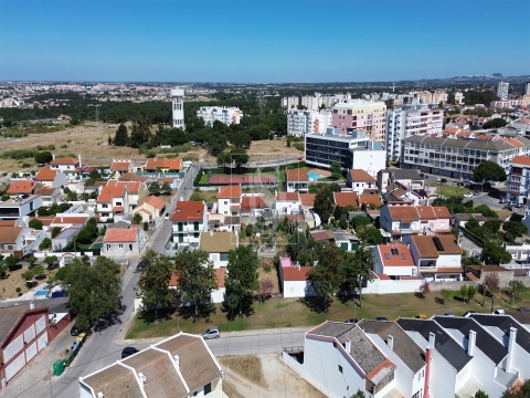 Terreno Urbano para Construção na Vila-Chã, Barreiro | 267 m² | 75.000€