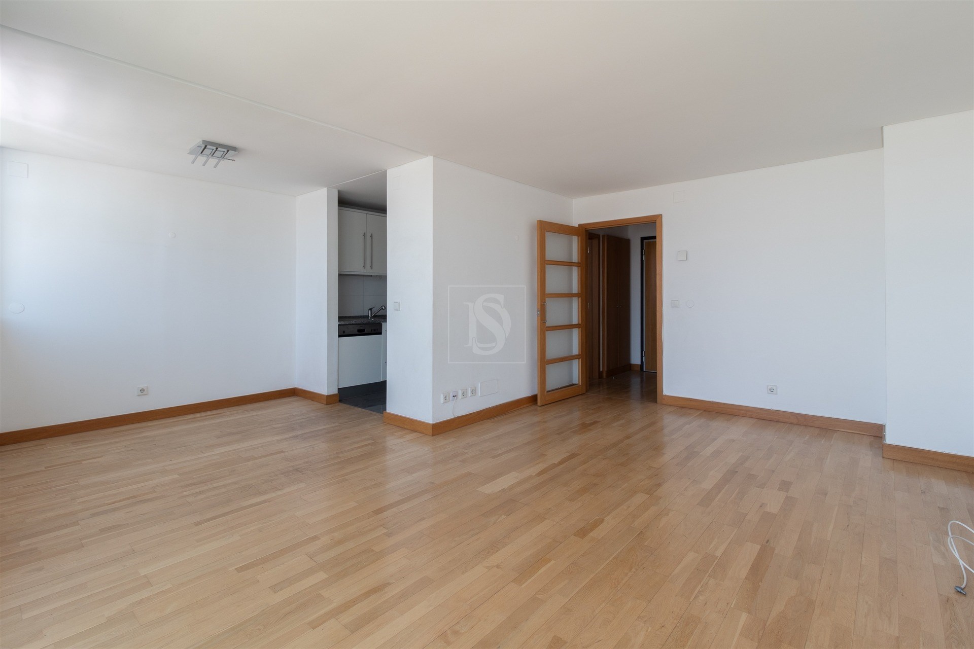 Duplex na Torre São Rafael com vista rio, 2 estacionamentos e arrecadação — Parque das Nações